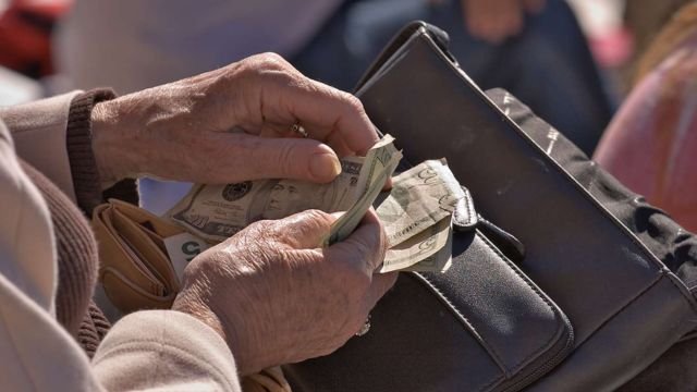 9 Essential Tips to Maximize Your Social Security and Medicare Benefits for Seniors