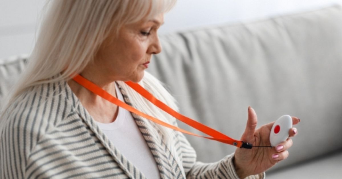 Best Fall Detection Devices for Seniors Living Alone
