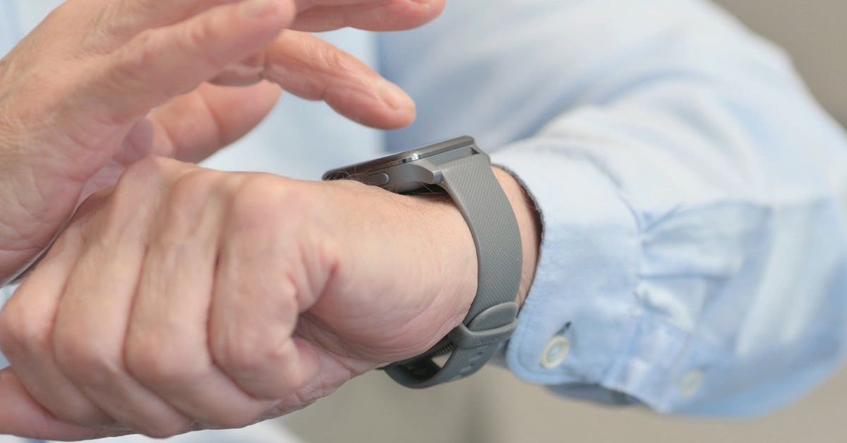 Best Fall Detection Devices for Seniors